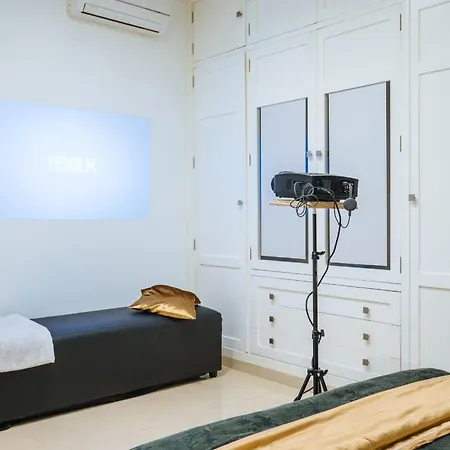 Elegant Interior In Centre Homestay Seville