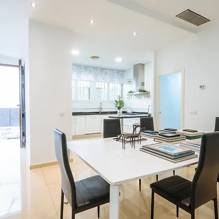 Elegant Interior In Centre Homestay