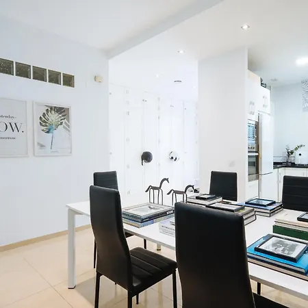 Homestay Elegant Interior In Centre Seville