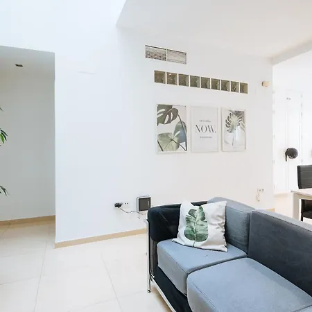 Homestay Elegant Interior In Centre *