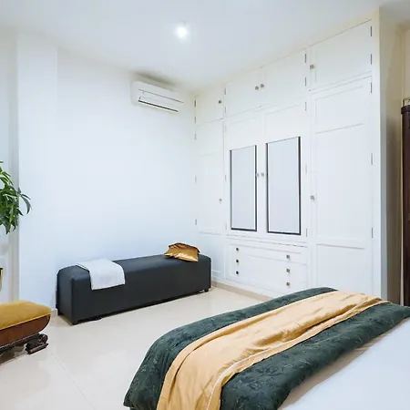 Elegant Interior In Centre