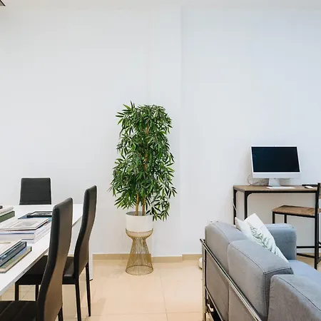 Elegant Interior In Centre Homestay *